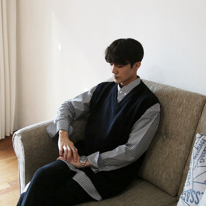 S8 No. 403 Black Knit Vest