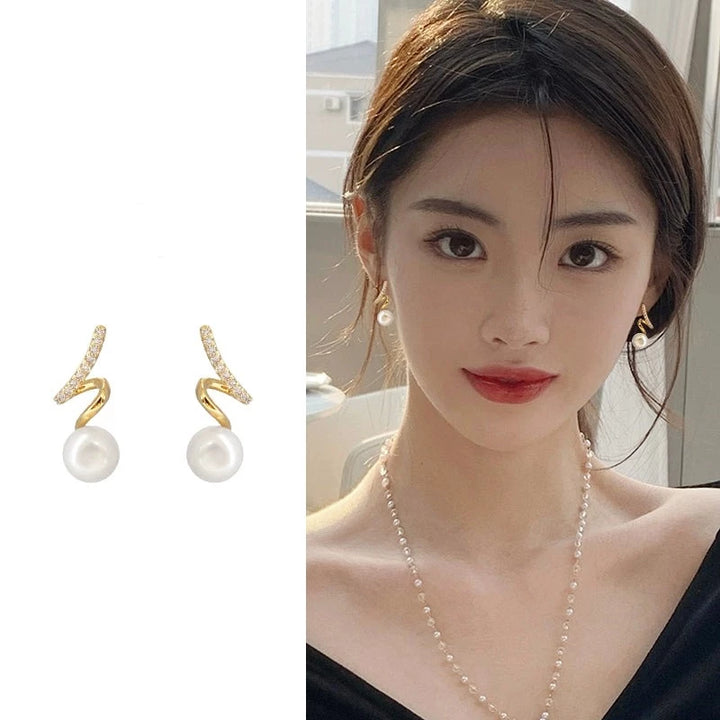 S8 No. 163 French Pearl Earrings