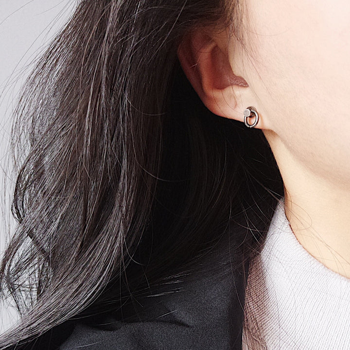 S8 No. 335 Hoop Stud Earrings